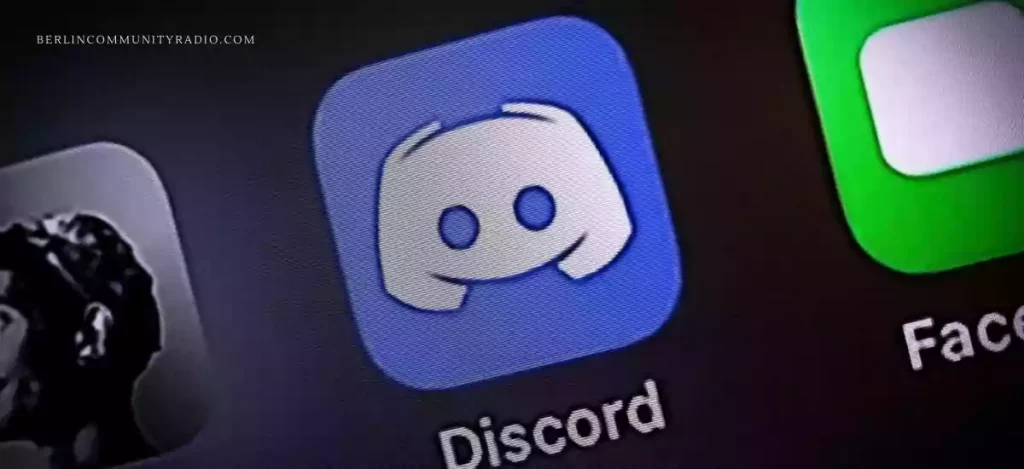 How To Make Someone A Mod On Discord